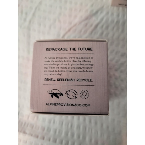 Detoxifying Charcoal Toothpaste Tablets - Picture 2 of 5